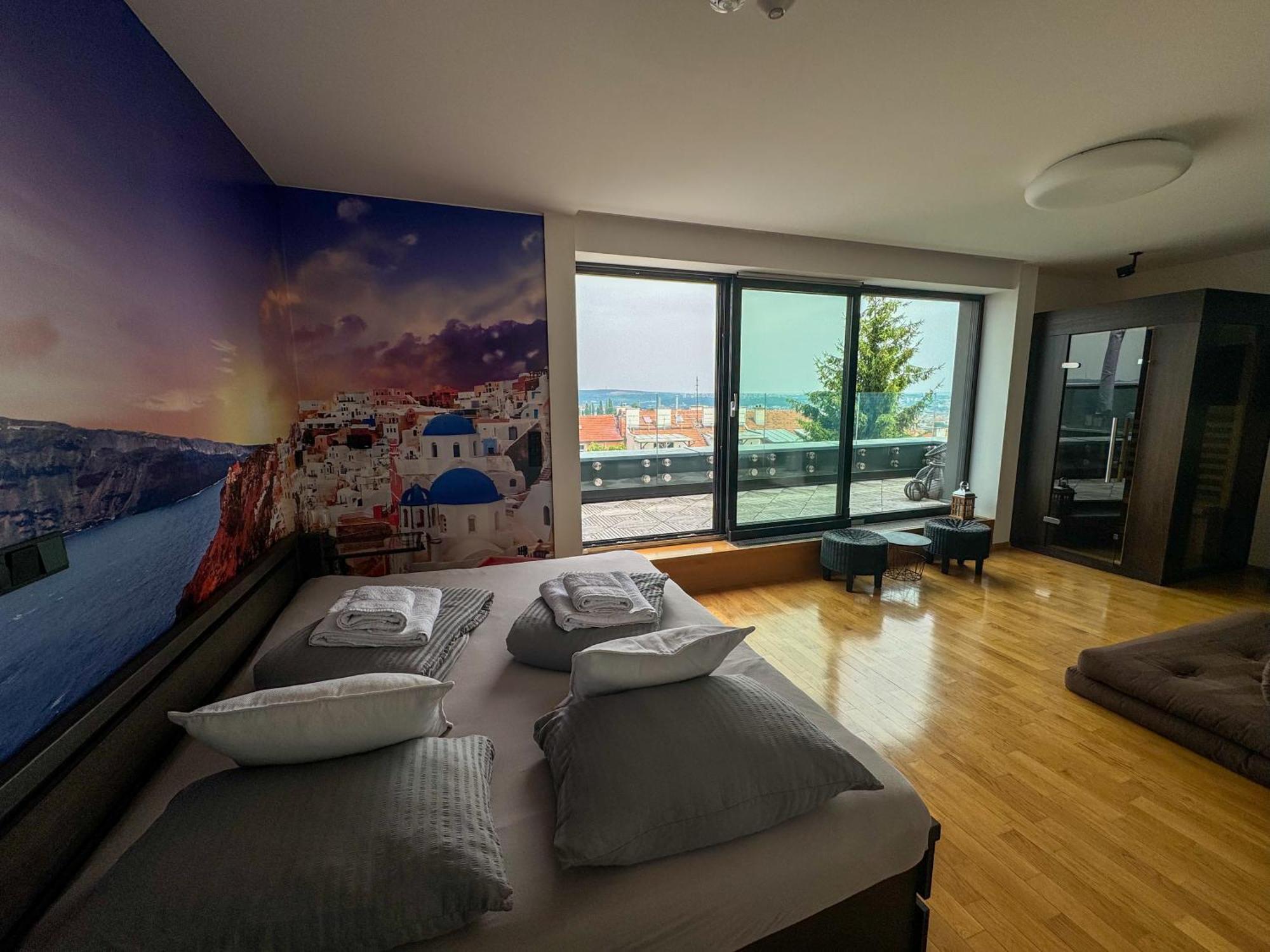 Apartman Se Saunou A Terasou S Vyhledem Na Брно Экстерьер фото