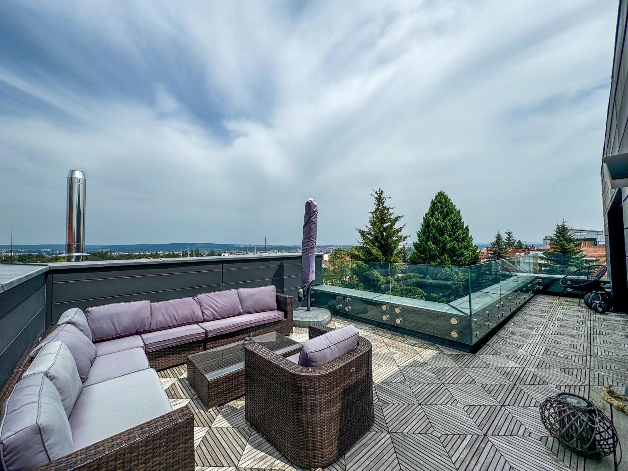 Apartman Se Saunou A Terasou S Vyhledem Na Брно Экстерьер фото