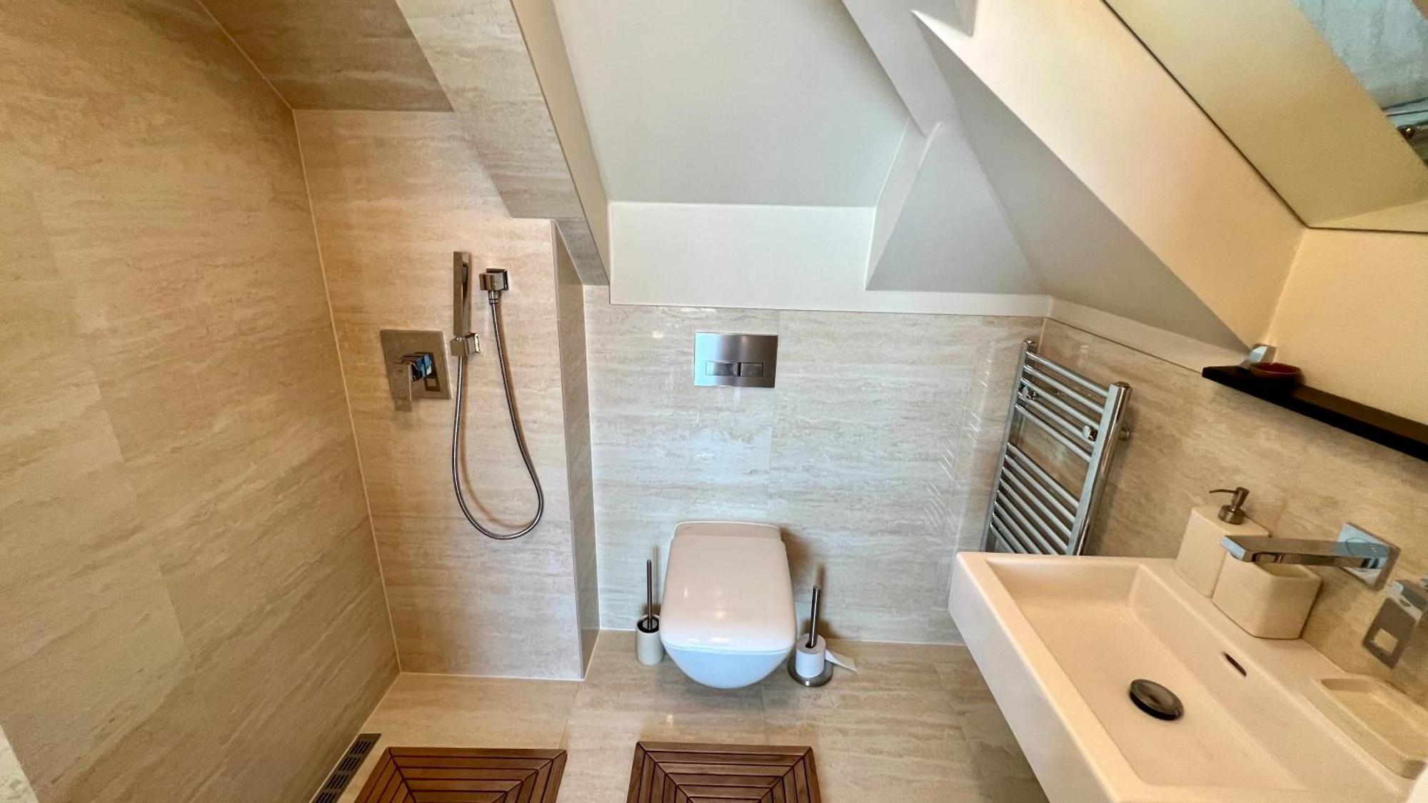 Apartman Se Saunou A Terasou S Vyhledem Na Брно Экстерьер фото
