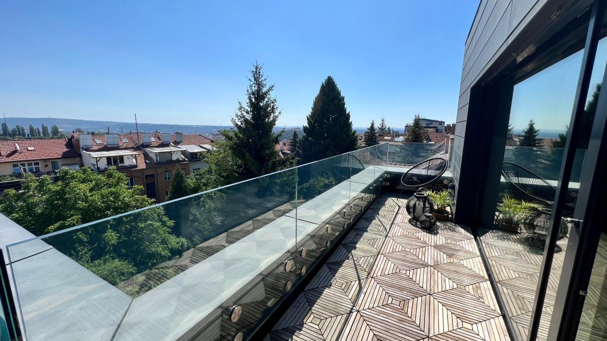 Apartman Se Saunou A Terasou S Vyhledem Na Брно Экстерьер фото