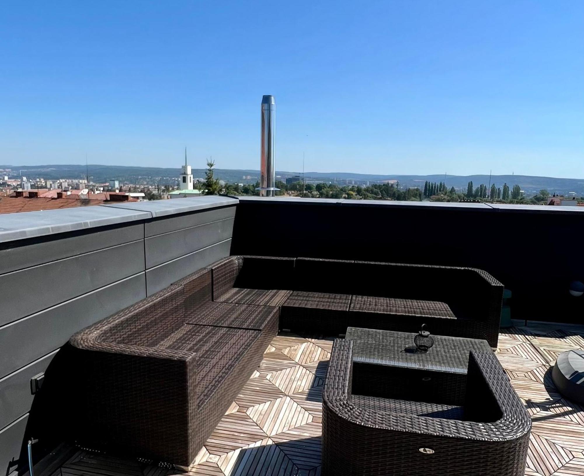 Apartman Se Saunou A Terasou S Vyhledem Na Брно Экстерьер фото